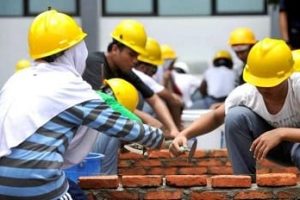 Peran Vital Tukang Harian dalam Pembangunan dan Masyarakat di Area Banyuwangi